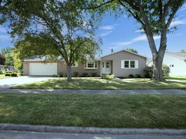 1015 E Marnie Ln, Appleton, WI 54911