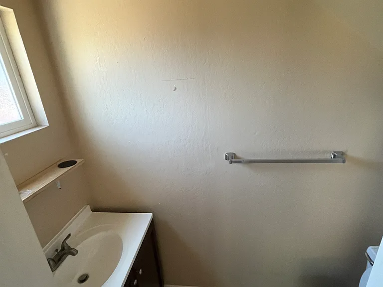 320 Berry St #A — Photo 5