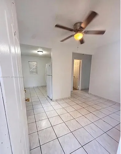 718 SW 11th Ave #5 Photo 1