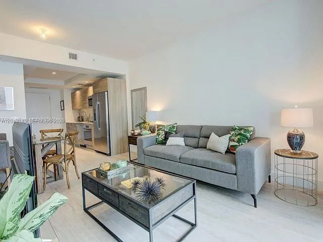 1 bed, 1.0 bath, $3,500 — Photo 4