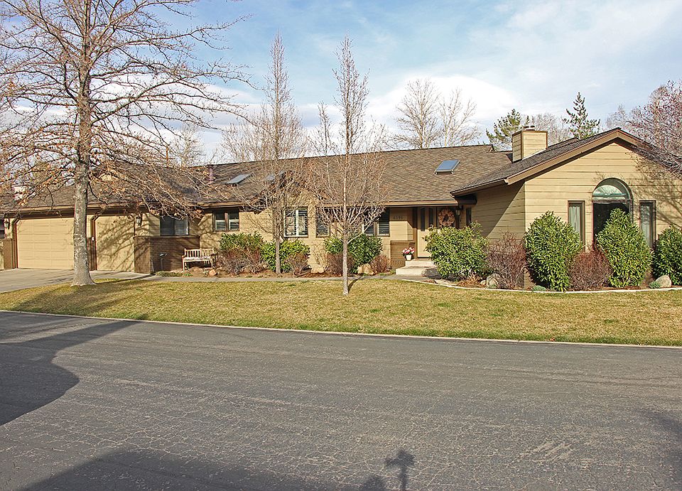 4390 Interlaken Court