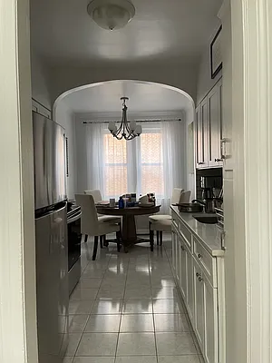 Rented by Halvatzis Realty | media 24