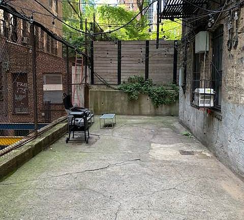 5th image of 234 E 50th St #B1e