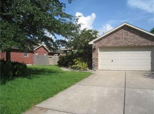 5315 Chase Wood Dr, Bacliff, TX 77518
