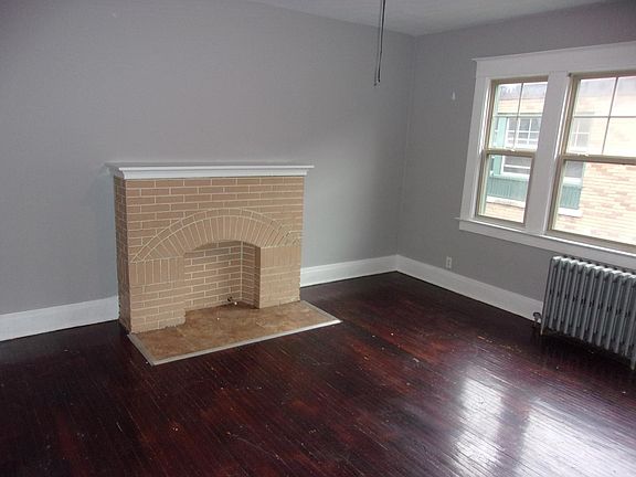 4th image of 2720 Main St #25
