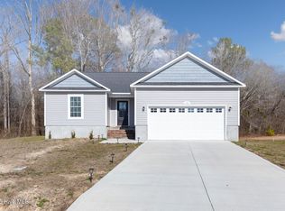 604 Sonata Ct, Richlands, NC 28574