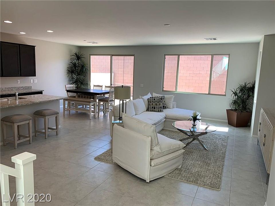 2nd image of 75 Palm Park Ct