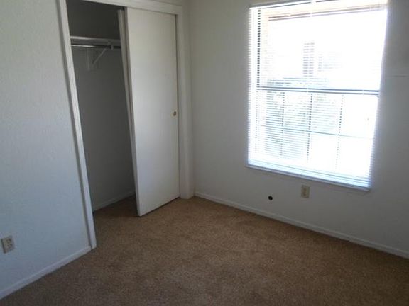 5th image of 1312 Desert Dawn Dr