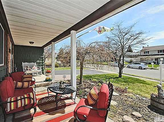 3rd image of 17 Beauregard Dr