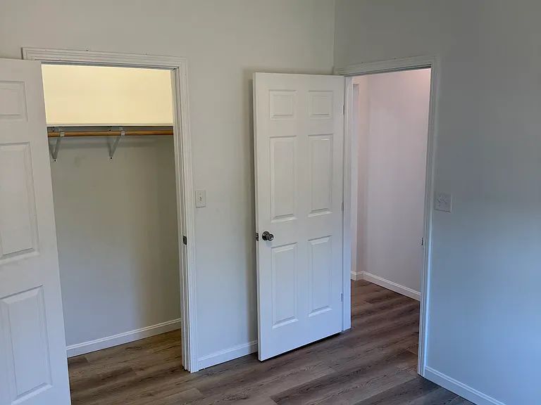 636 Linden Ave — Photo 9