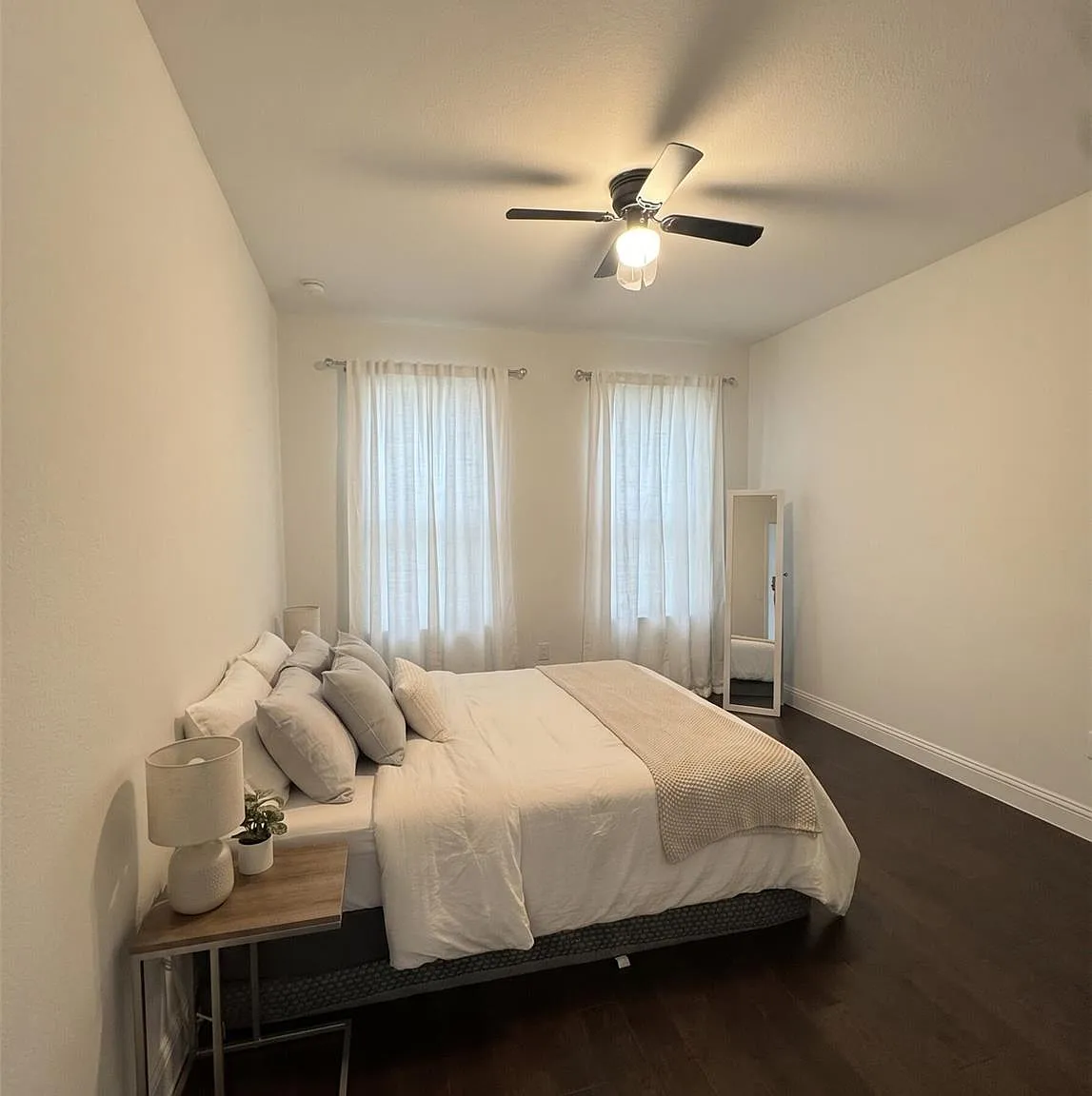 5 bed, 3309 sqft, $3,800 — Photo 3