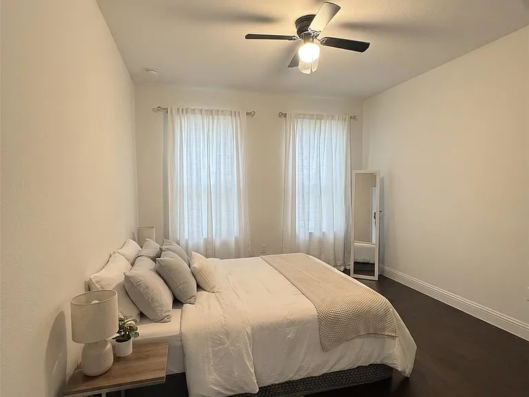 16658 Table Rock Dr — Photo 3