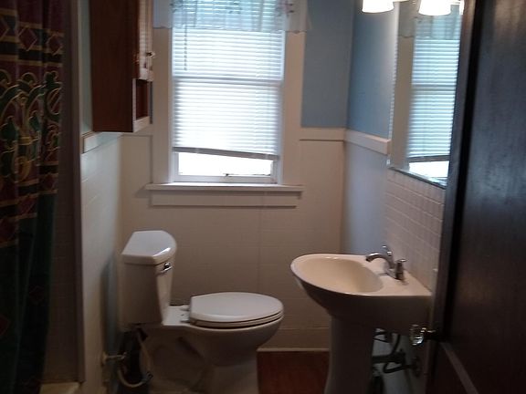 Main floor bathroom and shower/tub.