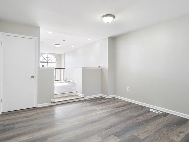1512 E Lafayette Ave — Photo 15