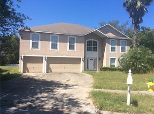 724 Valrico Hills Ln, Valrico, FL 33594