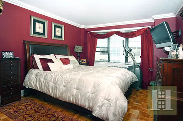 Sold by Halstead Real Estate | media 8