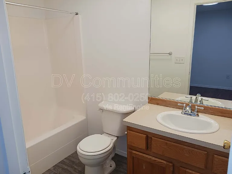 2571 NW Cedar Ave #1 — Photo 13