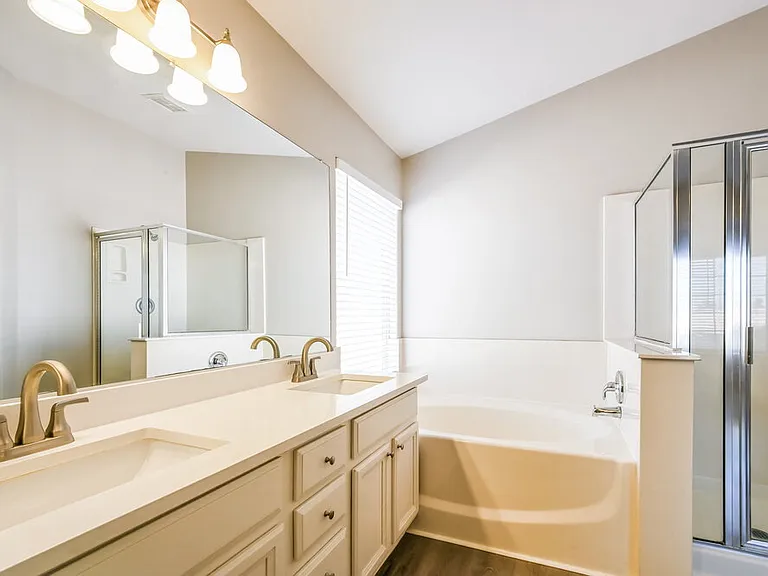 1036 W Olive Ave — Photo 11