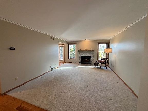 5th image of 476 Basswood Ave #476