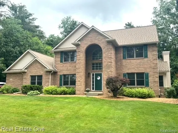 4387 Emu Dr, Pinckney, MI 48169