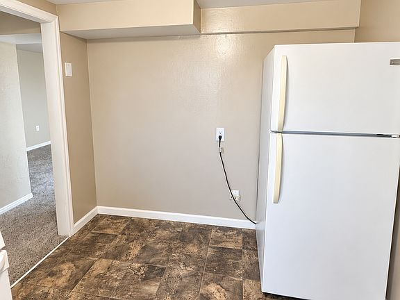 2nd image of 218 S Lakeview Dr