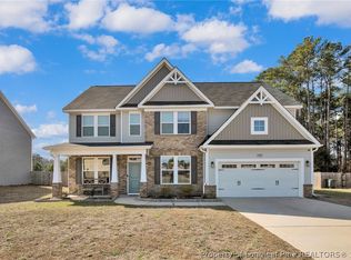 3850 Standardbred Dr, Hope Mills, NC 28348