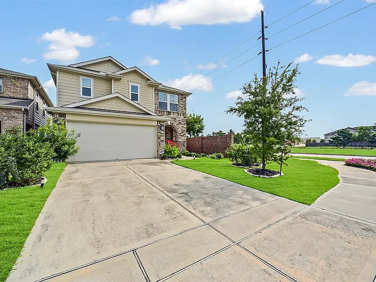 16502 Live Oak Canyon Dr — Photo 2