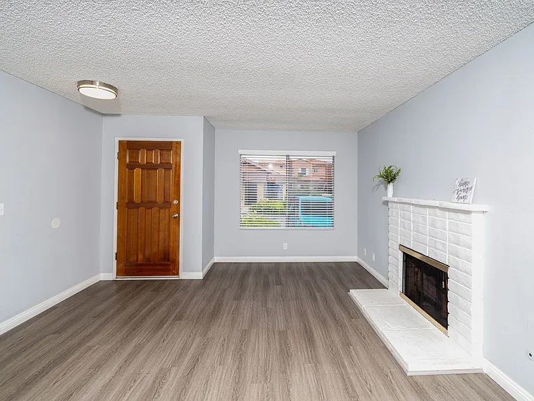 9605 Longden Ave — Photo 2