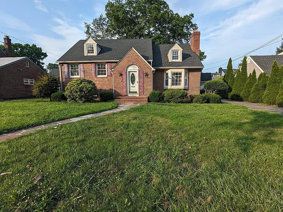 421 Wayne Ter, - 1 — Photo 1