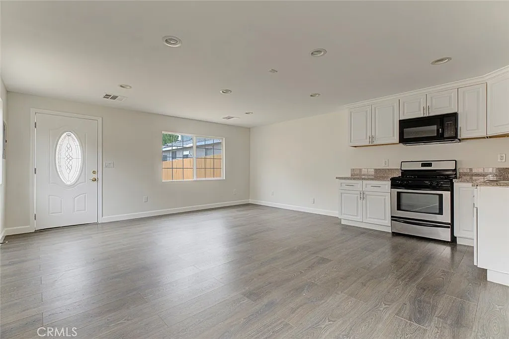 1 bed, 684 sqft, $2,000 — Photo 3