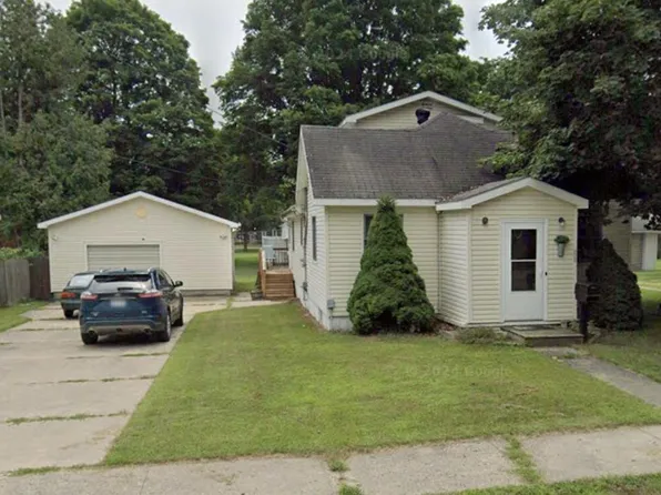 229 W North Ave, Reed City, MI 49677