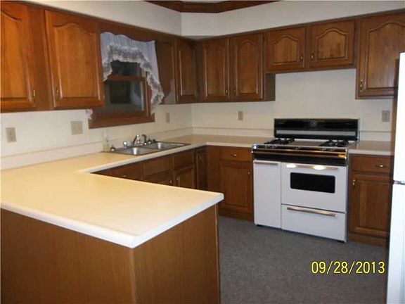 5th image of 9 Dartmouth Dr