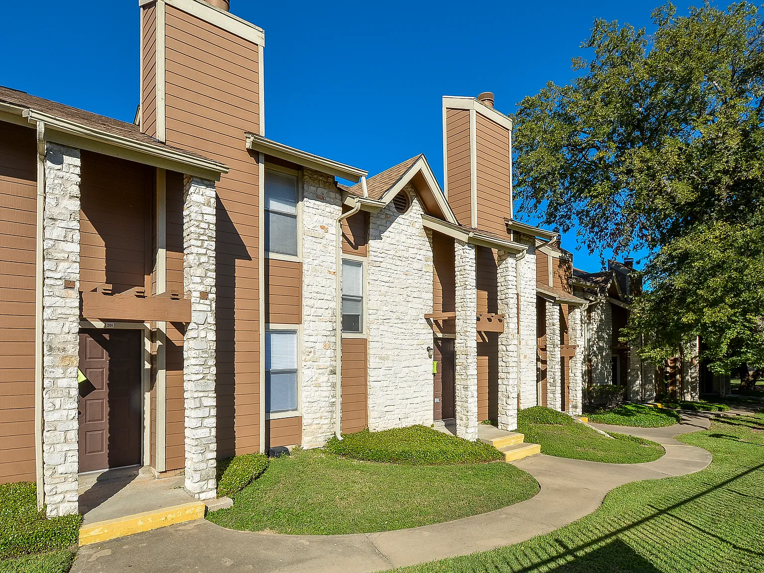 Willow Brook Apartments — Photo 4