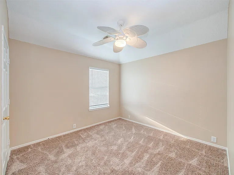 419 Thorpe Springs Dr — Photo 28