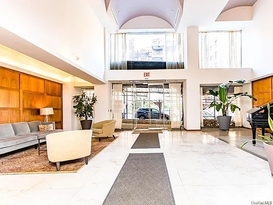 Sold by Re/Max In The City | media 4