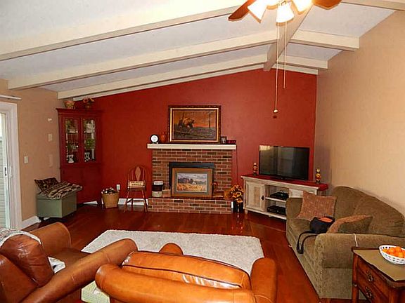 4th image of 612 Newford Dr