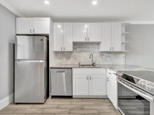 2900 Fiore Way APT 203, Delray Beach, FL 33446