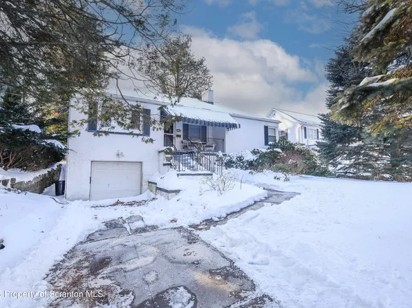 218 Lake Scranton Rd, Scranton, PA 18505