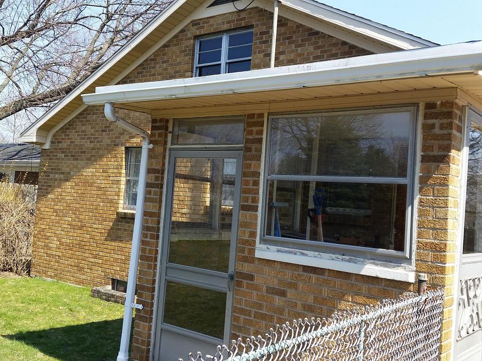 2nd image of 1401 Diamond Ave NE