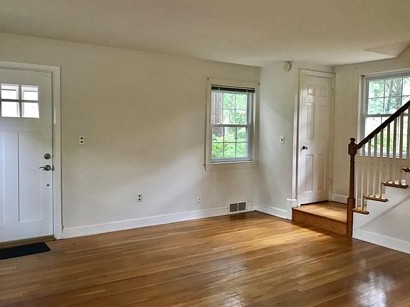 3rd image of 30 N Greenbrier St