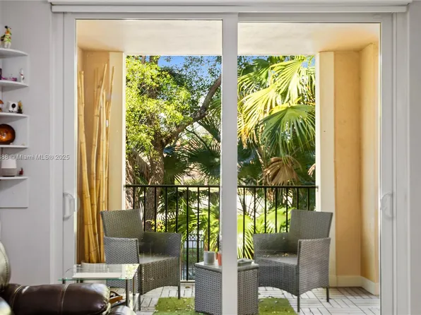 12106 Saint Andrews Pl APT 204, Miramar, FL 33025