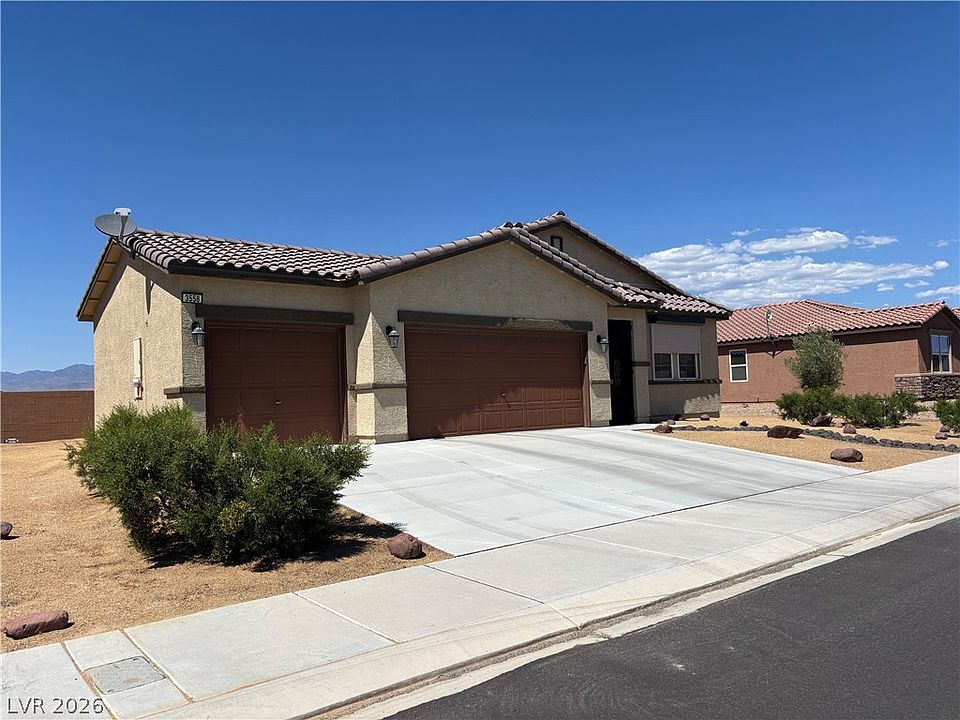 1st image of 3558 E Moffat Ave
