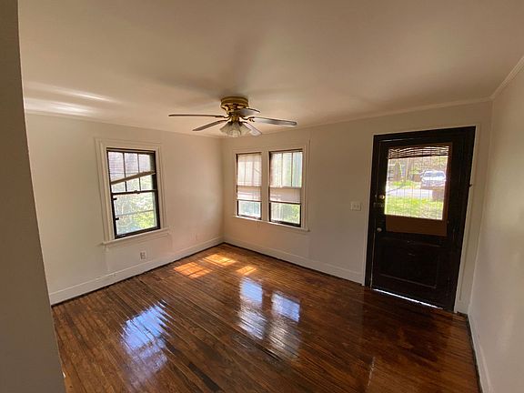 3rd image of 119 Sadler Ct