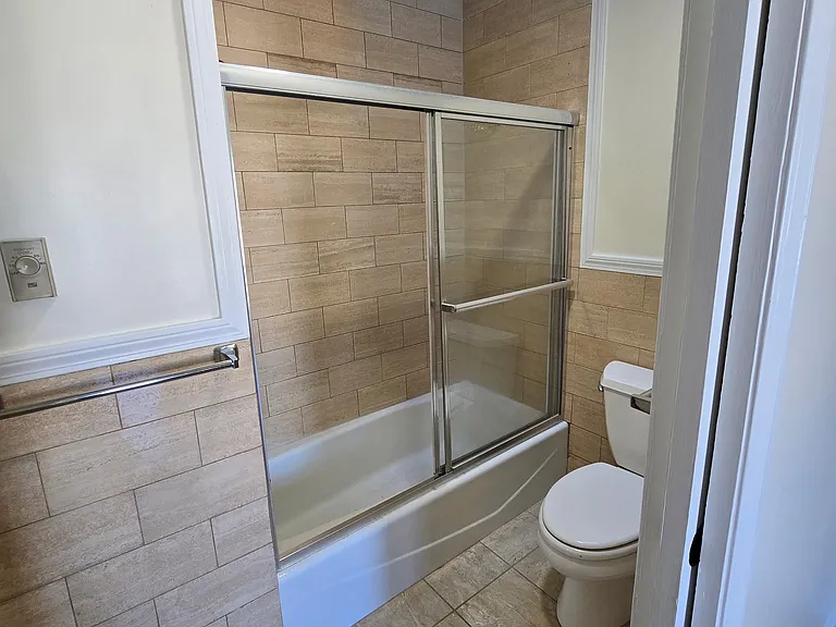 8 Rollins Ct — Photo 19
