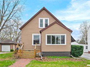 208 W North St, Knoxville, IL