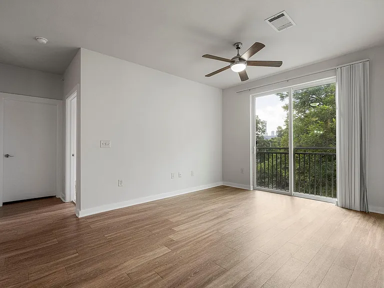 1900 Barton Springs Rd #4017 — Photo 13