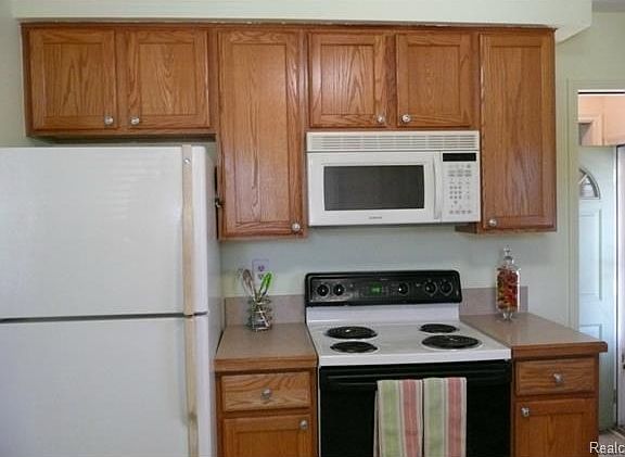 5th image of 31319 Arrowhead St