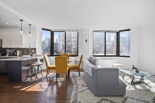 1st image of 200 E 65th St #17FG