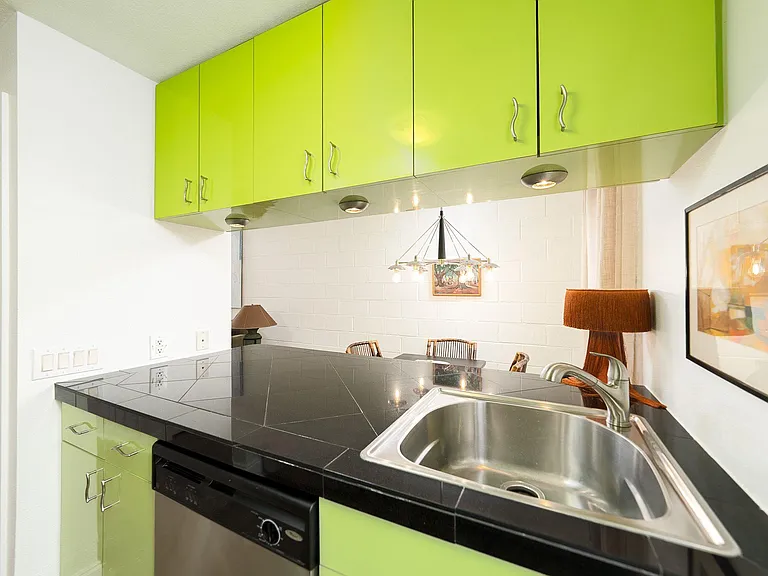 300 Crockett St #109 — Photo 8