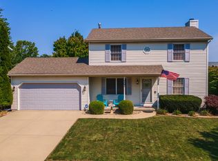 2704 Clearwater Ave, Bloomington, IL
